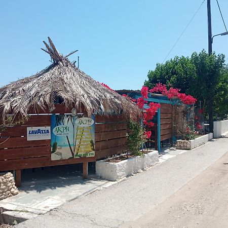 Akri Rooms Akrata Exterior photo