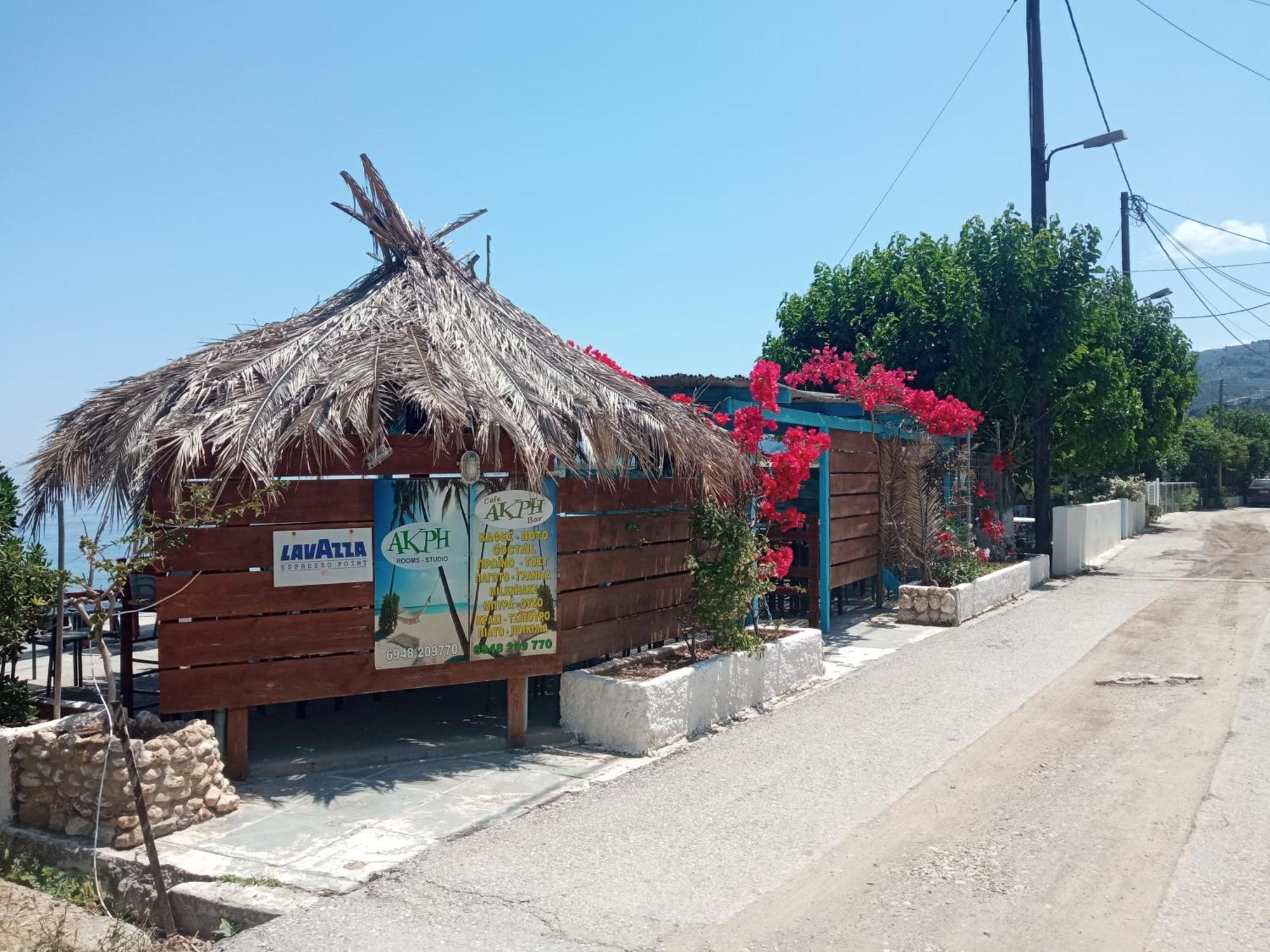 Akri Rooms Akrata Exterior photo