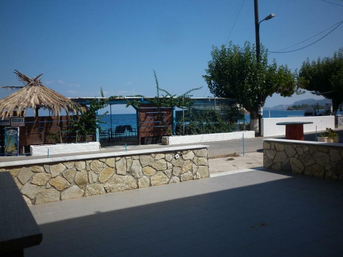 Akri Rooms Akrata Exterior photo